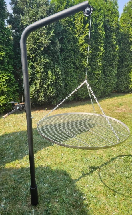 Żuraw Grill Ogrodowy z wysiegnikiem z rusztem nierdzewnym fi 80 cm uchwyt