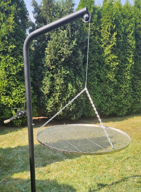 Żuraw Grill Ogrodowy z wysiegnikiem z rusztem nierdzewnym fi 80 cm uchwyt
