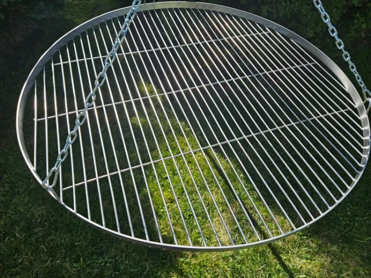 Żuraw Grill Ogrodowy z wysiegnikiem z rusztem nierdzewnym fi 80 cm uchwyt